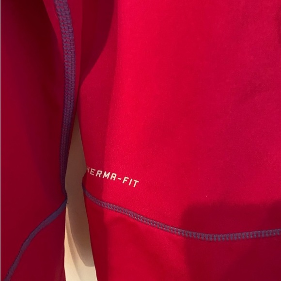 Like new Nike Therma Fit hooded sweatshirt - Picture 4 of 4